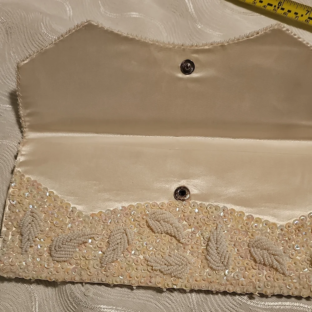 Chic Sequined Cream Clutch